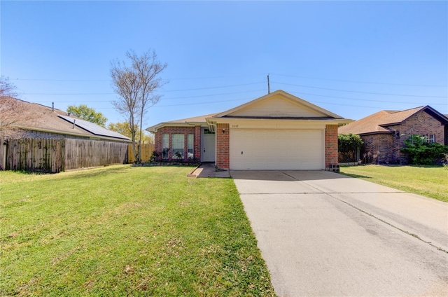5349 Pinewood Terrace - Photo 1