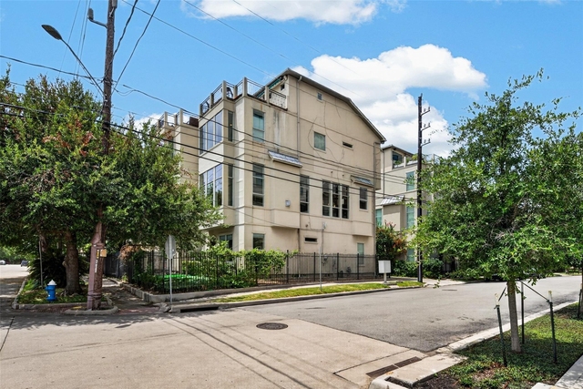 128 Drew Street - Photo 1