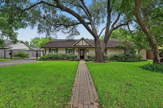 5616 Pine Street - Photo 1