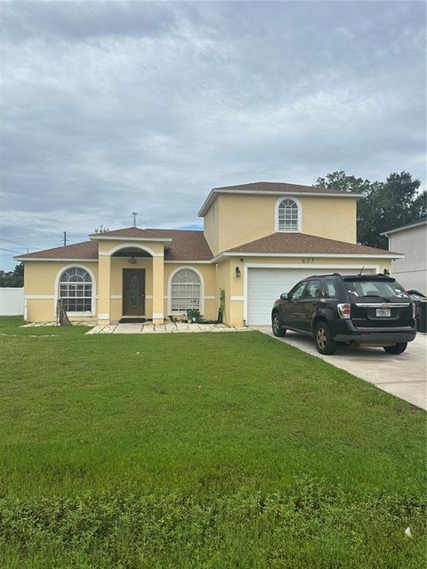 627 Camel Lane - Photo 1