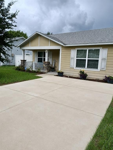 214 W Ella J Gilmore Street - Photo 1