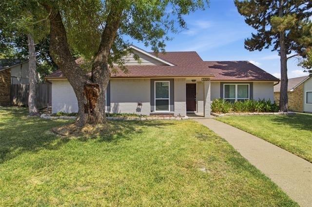 3709 Yaupon Drive - Photo 1