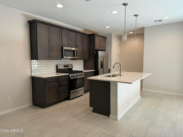 2820 N Evergreen Street - Photo 1