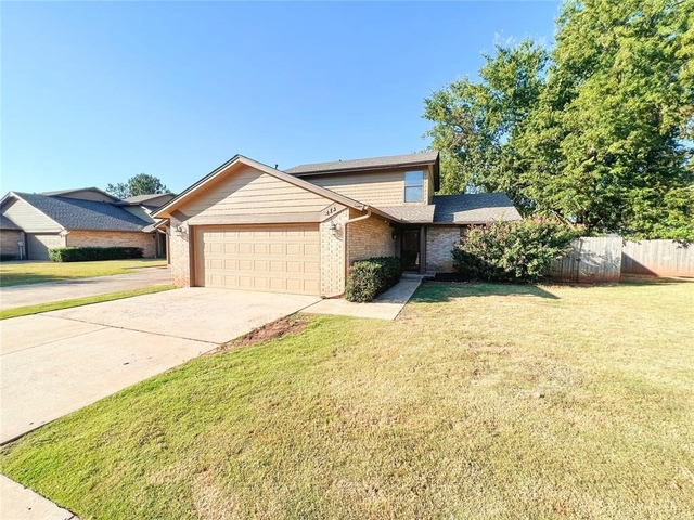 213 Woodbridge Circle - Photo 1
