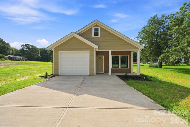 1533 S Battleground Avenue - Photo 1