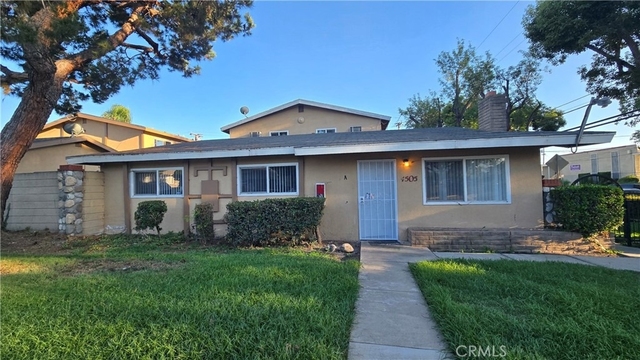 4505 Canoga Street - Photo 1