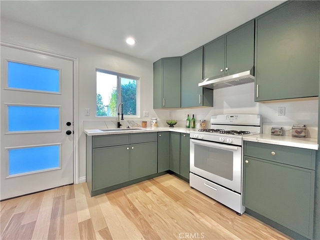 938 E Sandra Avenue - Photo 1