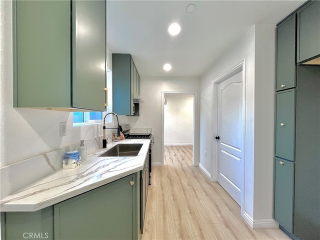 938 E Sandra Avenue - Photo 1