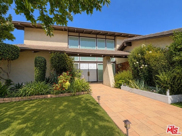 1615 Wellington Place - Photo 1