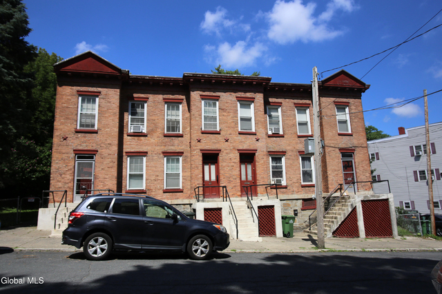 31 Willow Street - Photo 1