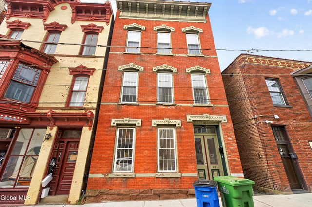 28 White Street - Photo 1