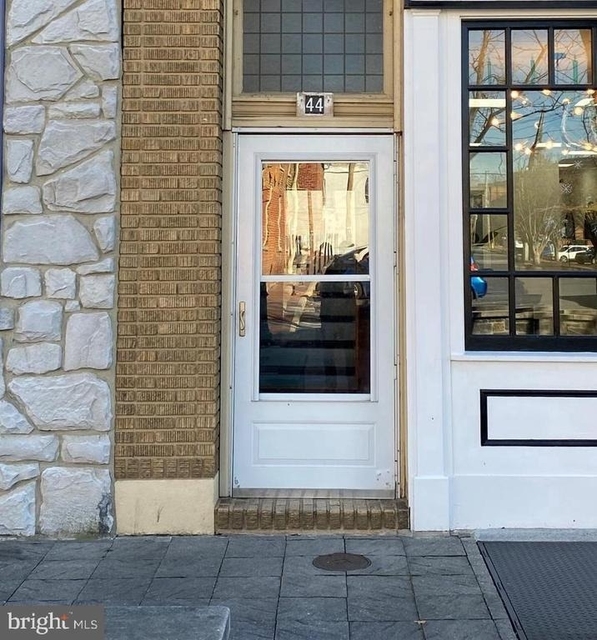 44 S Loudoun Street - Photo 1