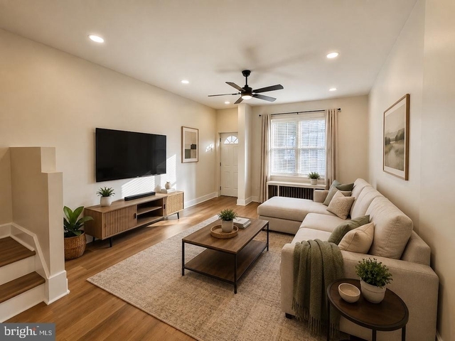 2525 E Madison Street - Photo 1