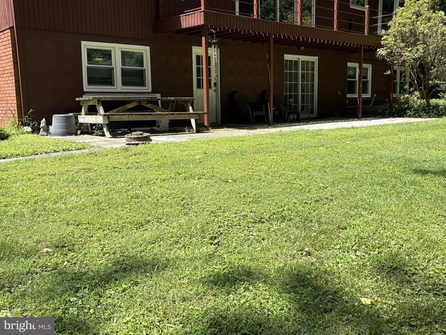 1004 Dixon Drive - Photo 1