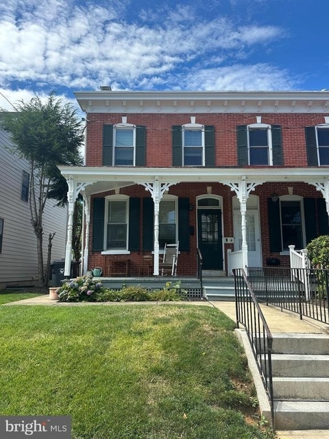 2454 W 16th Street - Photo 1