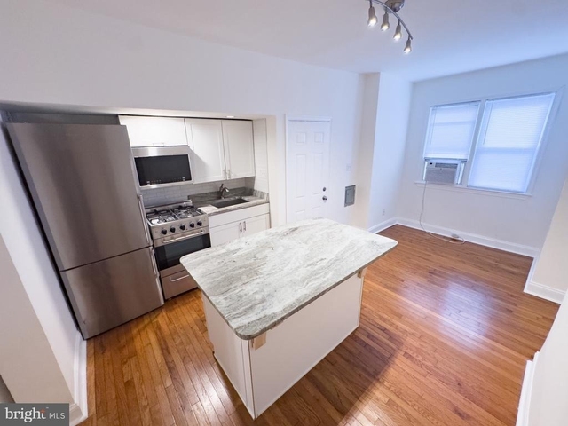 2807 4th Street Ne - Photo 1