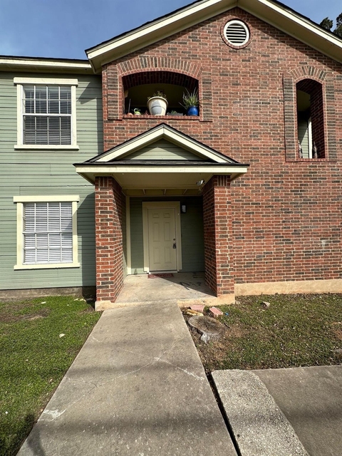 4300 Duval Rd - Photo 1