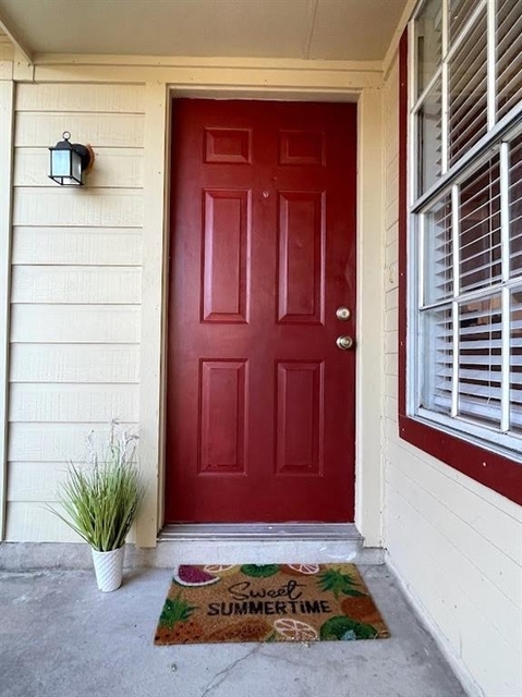 1808 Prairie Knoll Ct - Photo 1