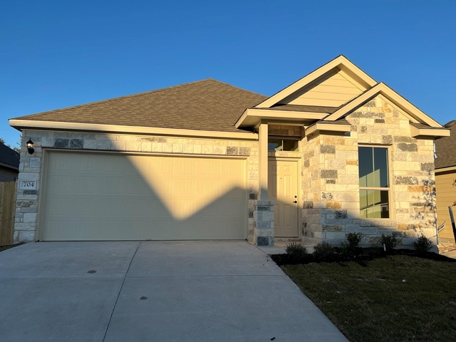 704 Falkland Trce - Photo 1