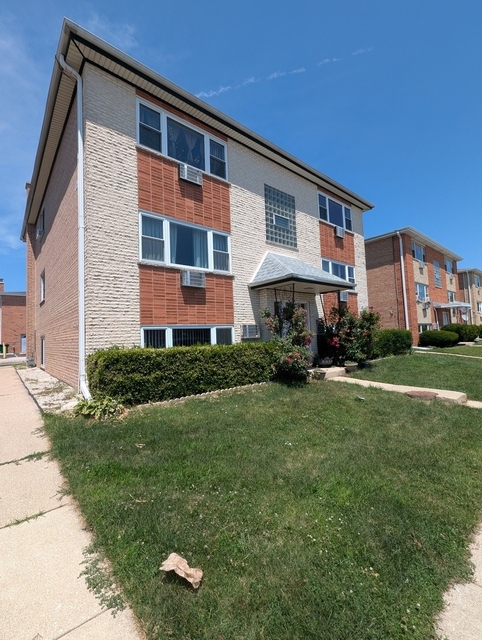 9216 Seymour Avenue - Photo 1