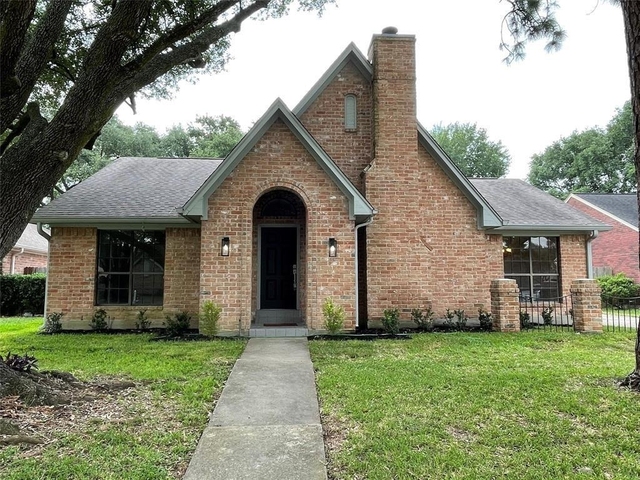 1015 Cascade Creek Drive - Photo 1
