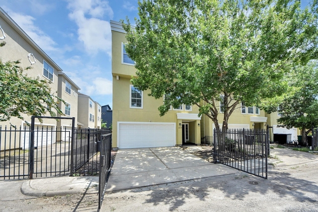 2119 Stuart Street - Photo 1