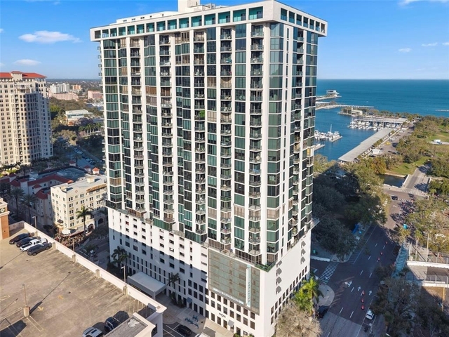1 Beach Drive Se - Photo 1