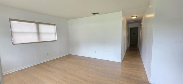 410 S Oakwood Avenue - Photo 1