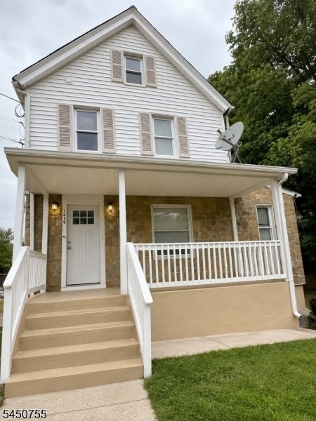1217 North Ave - Photo 1