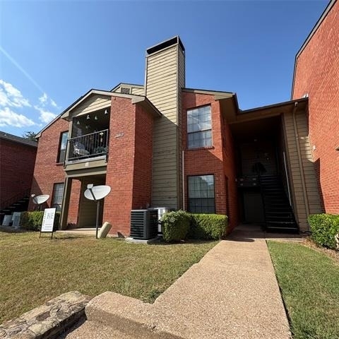 5913 Lake Hubbard Parkway - Photo 1