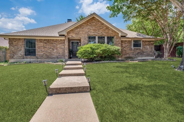 4300 Driftwood Drive - Photo 1