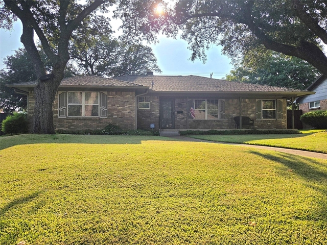 9334 Hunters Creek Drive - Photo 1