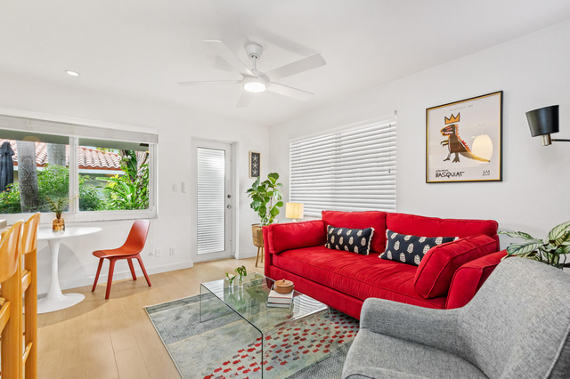 615 Ne 10th Avenue - Photo 1