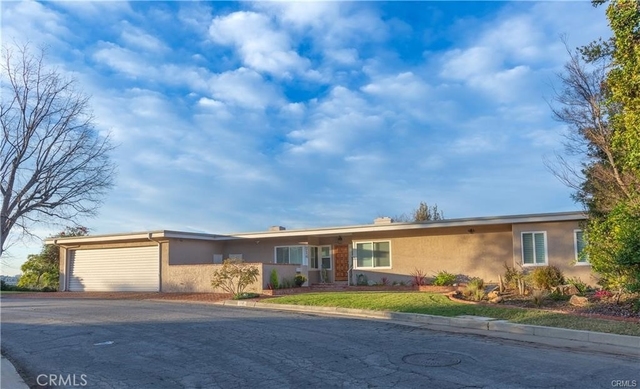 714 Oceanview - Photo 1
