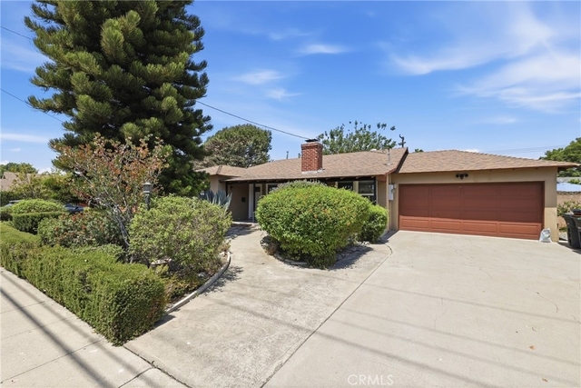 1415 E Walnut - Photo 1