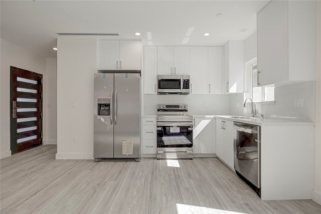 7856 Kyle St - Photo 1