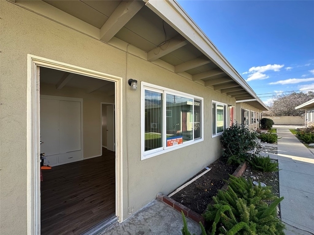 1015 N Azusa Avenue - Photo 1
