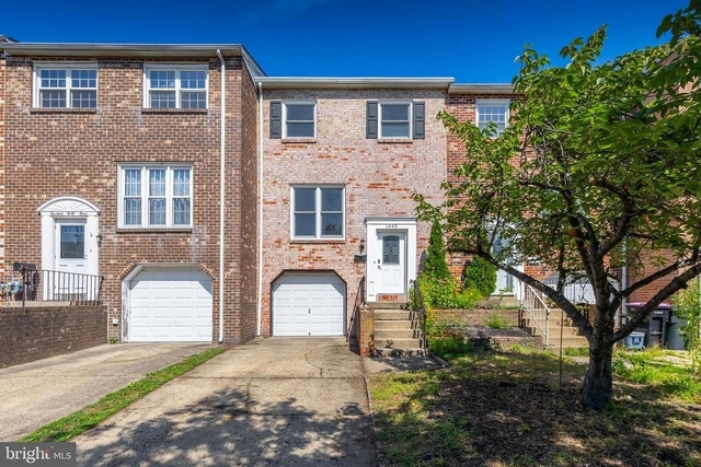 1445 Boxwood Drive - Photo 1