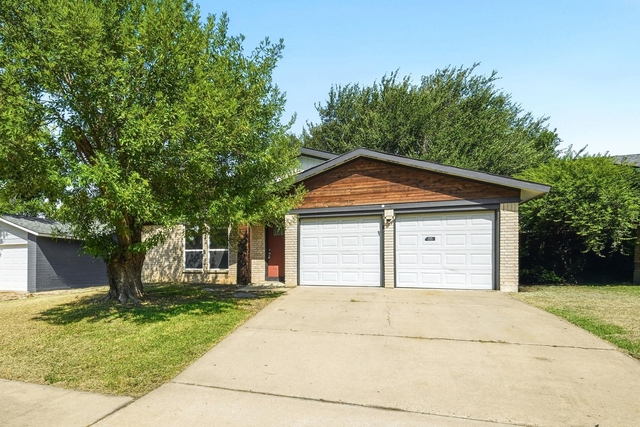 11104 Ptarmigan Dr - Photo 1