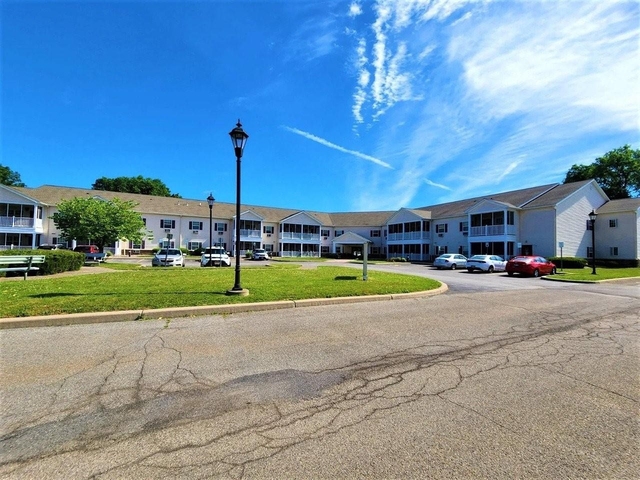 100 Canal View Dr, Ny - Photo 1
