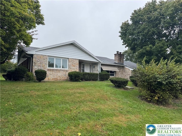 1035 Ridge Avenue - Photo 1