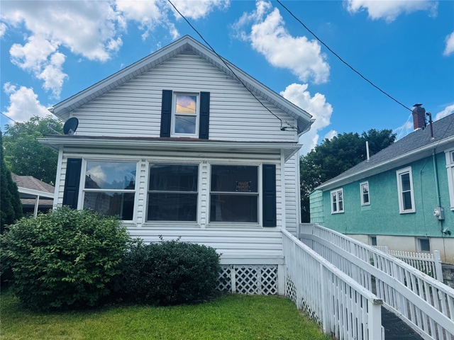 113 Hayes - Photo 1
