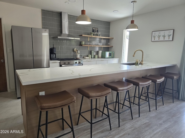 1011 E Ash Drive - Photo 1