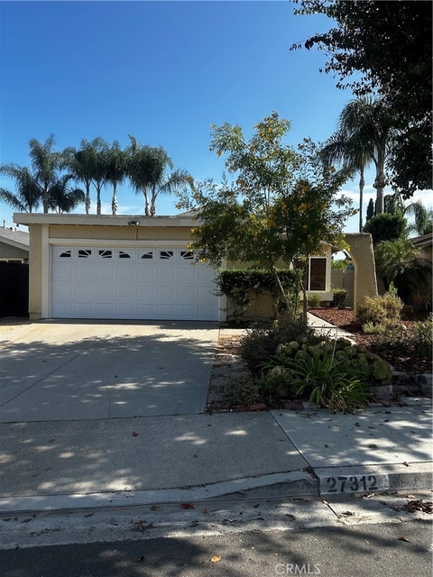 27312 Osuna - Photo 1
