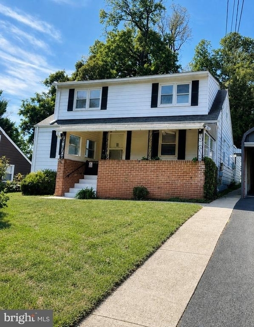 3120 Chepstow Lane - Photo 1