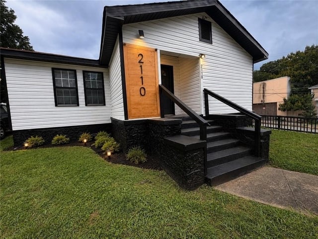 2110 Newnan Street - Photo 1