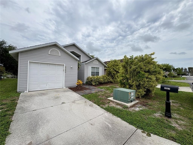 4007 39th Street W - Photo 1