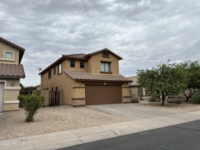 25550 W Pioneer Street - Photo 1