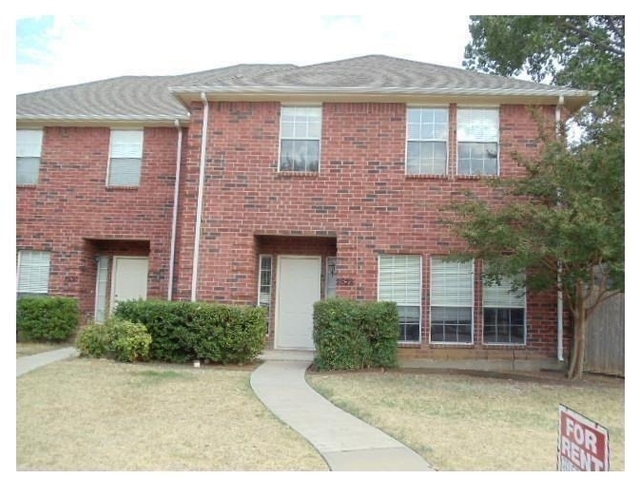 8528 Holly Street - Photo 1