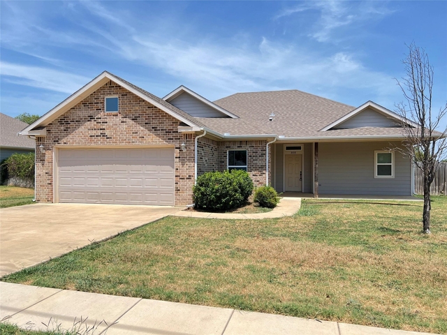 808 E Northside Drive - Photo 1